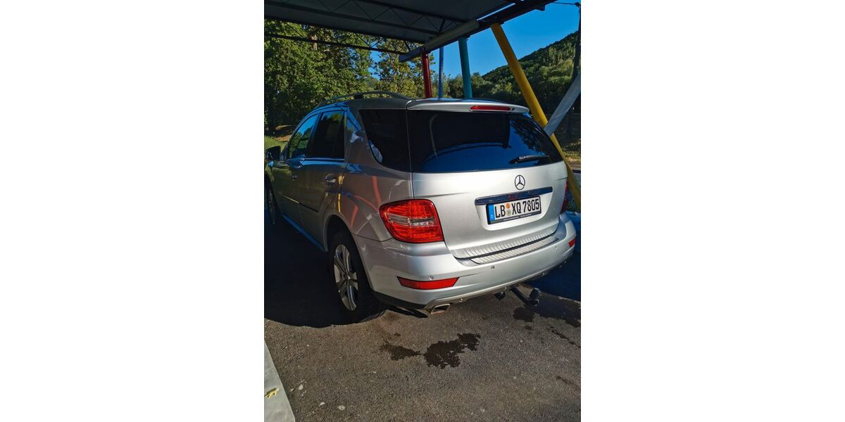 Mercedes-Benz ML 350 470.369 km 8.699 &euro; Bietigheim-Bissingen 74321