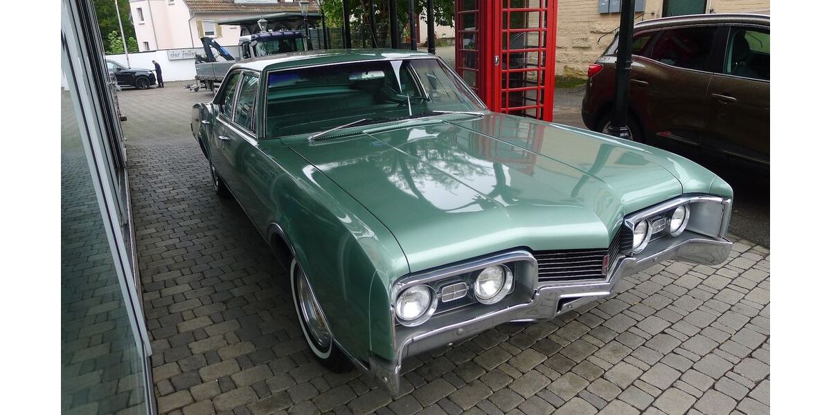 Oldsmobile Delta 88 98.000 km 13.900 &euro; Heilbronn 74076