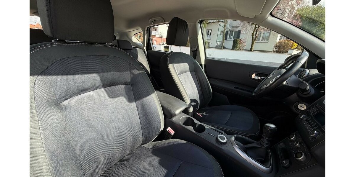 Nissan Qashqai Acenta 4X4 1. Hand AHK 100.000 km 7.990 &euro; Neckarsulm 74172