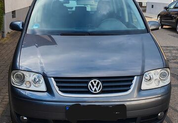 VW Touran 267.000 km 3.500 &euro; Ubstadt-Weiher 76698