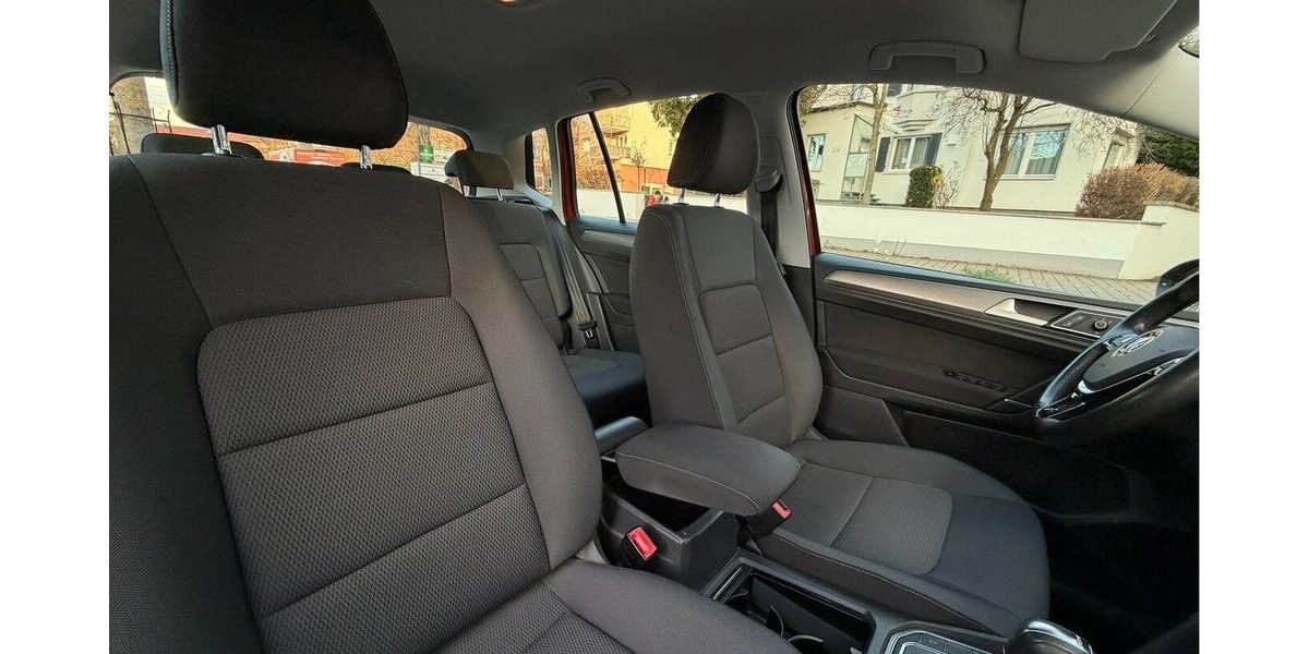 VW Golf Sportsvan 1.4 TSI DSG 1. Hand 46.000 km 11.990 &euro; Neckarsulm 74172