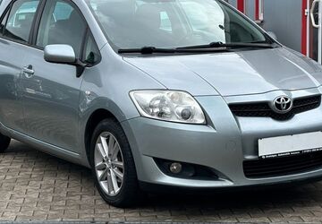 Toyota Auris 208.000 km 3.995 &euro; Bruchsal-Helmsheim 76646