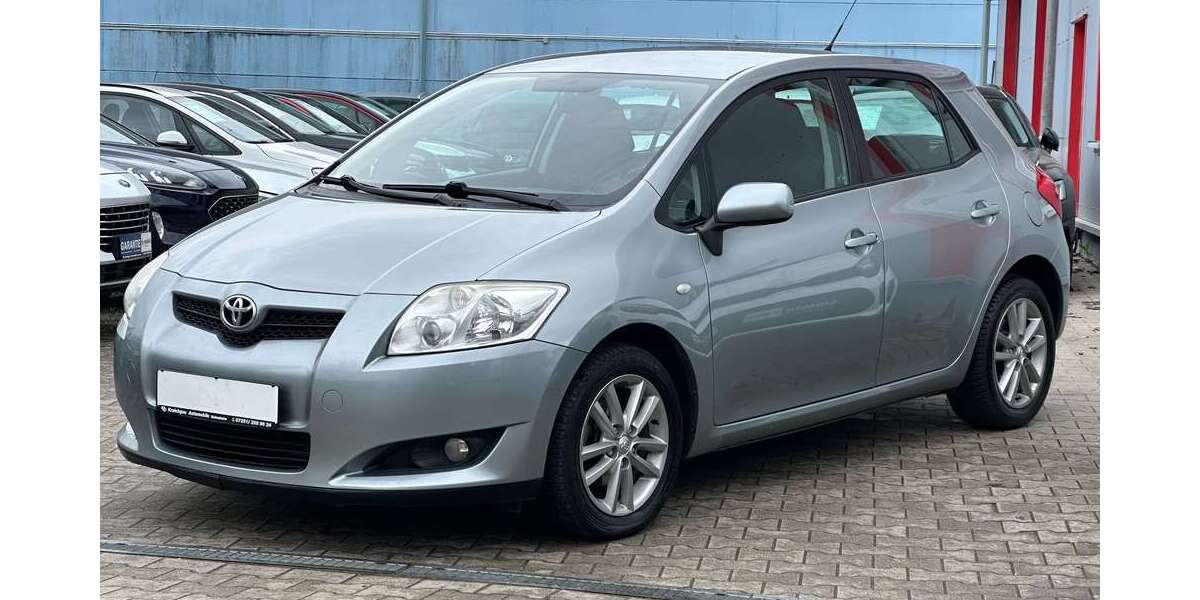 Toyota Auris 208.000 km 3.995 &euro; Bruchsal-Helmsheim 76646