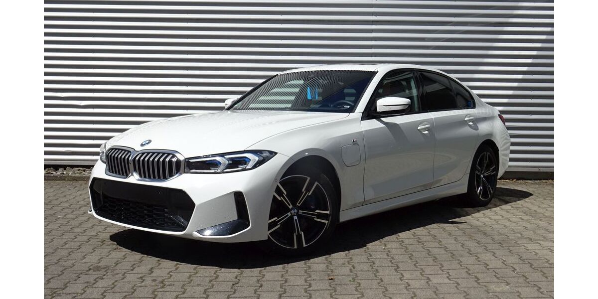 BMW 330 8.638 km 46.375 &euro; Bietigheim-Bissingen 74321