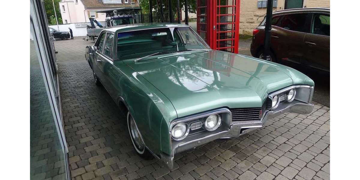 Oldsmobile Delta 88 98.000 km 13.900 &euro; Heilbronn 74076