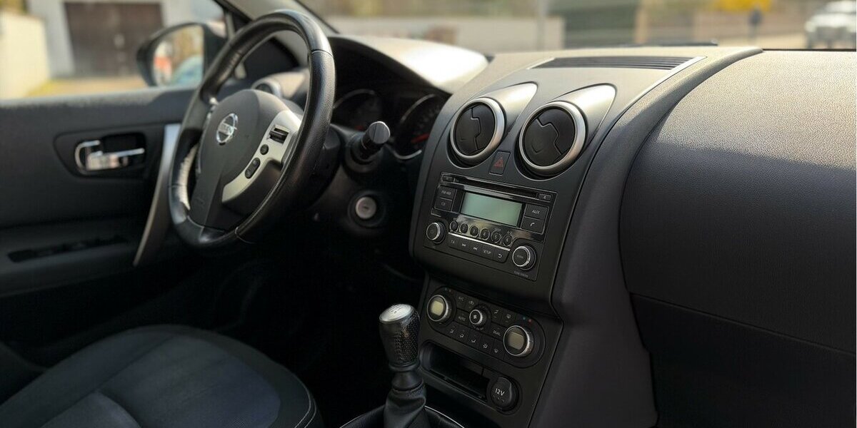 Nissan Qashqai Acenta 4X4 1. Hand AHK 100.000 km 7.990 &euro; Neckarsulm 74172