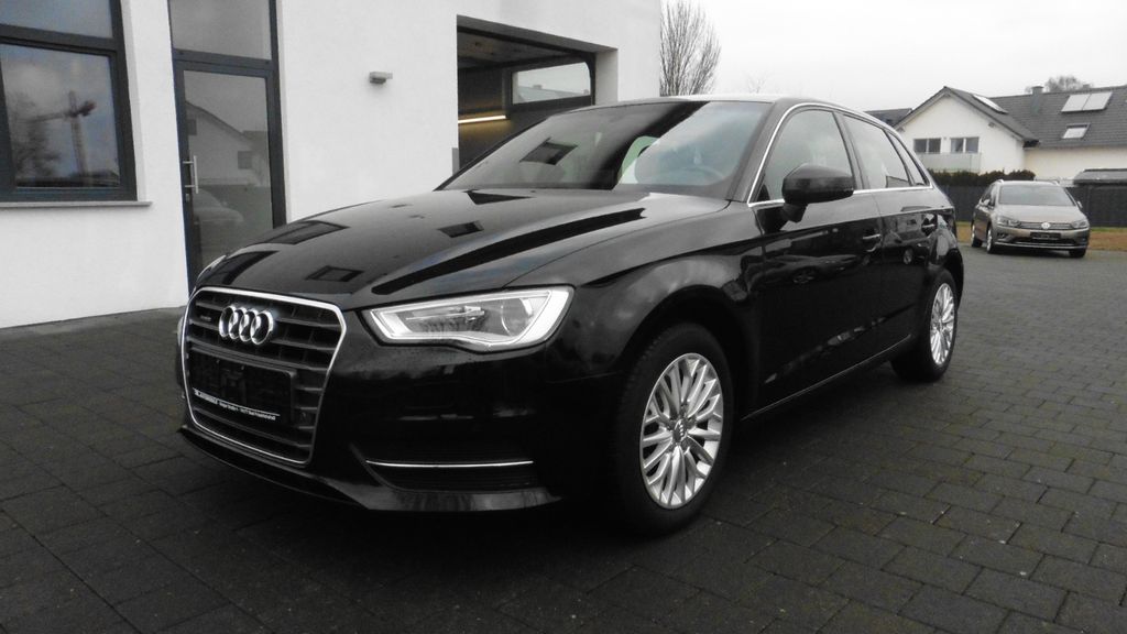 Audi A3 87.800 km 15.990 &euro; Bad-Friedrichshall 74177