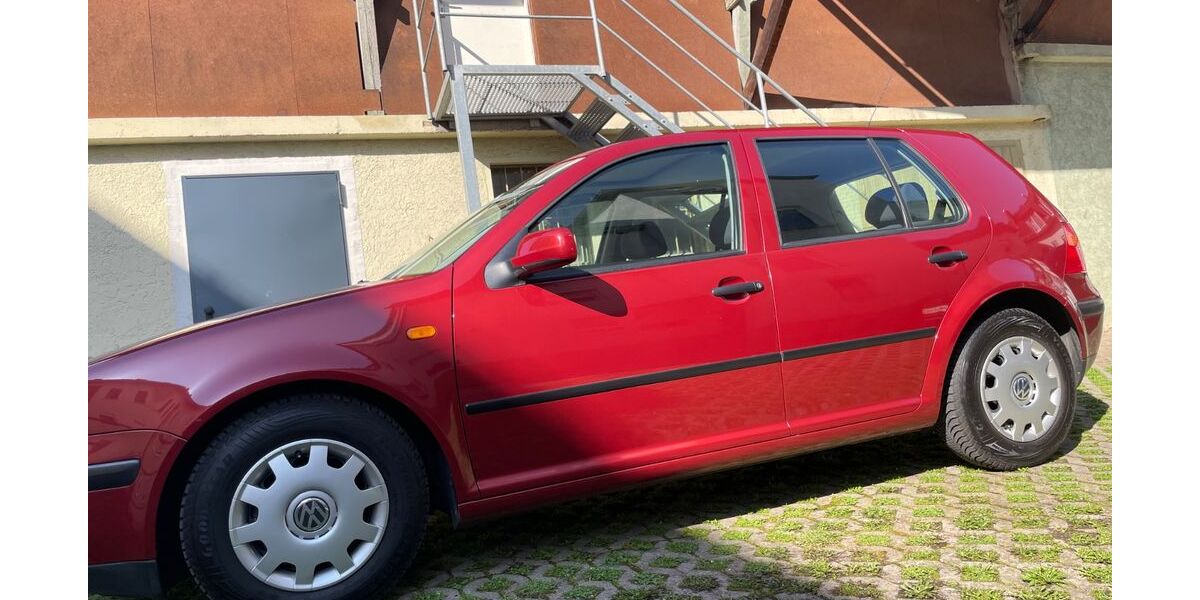 VW Golf 119.000 km 3.499 &euro; Heilbronn 74074