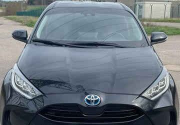 Toyota Yaris 64.600 km 17.100 &euro; Neckarwestheim 74382