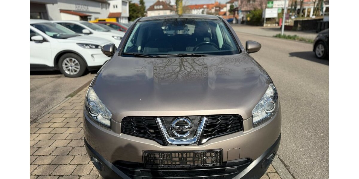 Nissan Qashqai Acenta 4X4 1. Hand AHK 100.000 km 7.990 &euro; Neckarsulm 74172