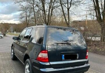 Mercedes-Benz ML 270 101.000 km 10.499 &euro; Walheim 74399