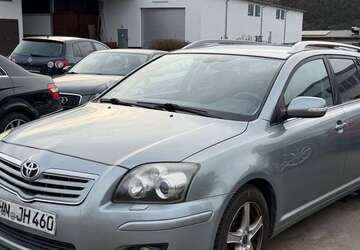 Toyota Avensis 220.000 km 2.499 &euro; Gundelsheim 74831