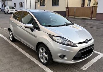 Ford Fiesta 127.050 km 4.299 &euro; Forst 76694