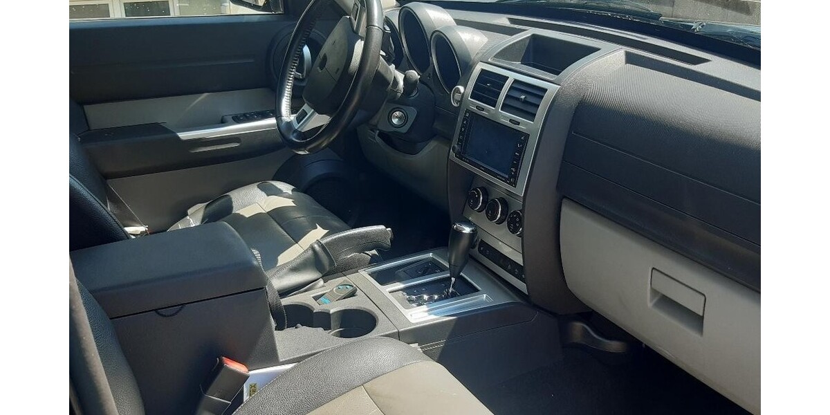 Dodge Nitro 206.000 km 8.200 &euro; Walzbachtal 75045