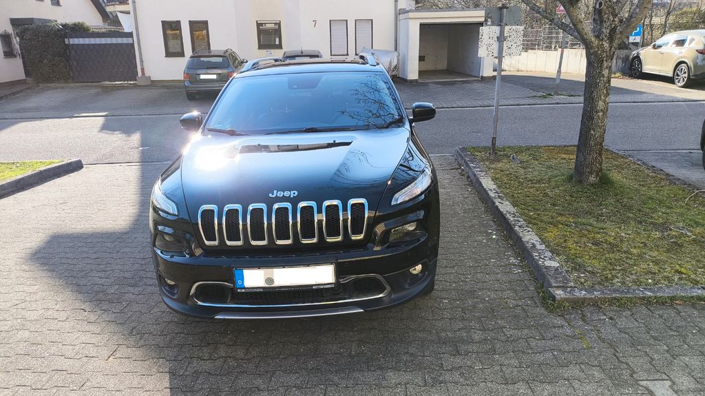 Jeep Cherokee 125.000 km 14.400 &euro; Wiesloch 69168
