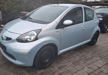 Toyota Aygo (X) 82.000 km 3.899 &euro; Bad friedrichshall 74177