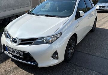 Toyota Auris 131.000 km 11.000 &euro; Güglingen 74363