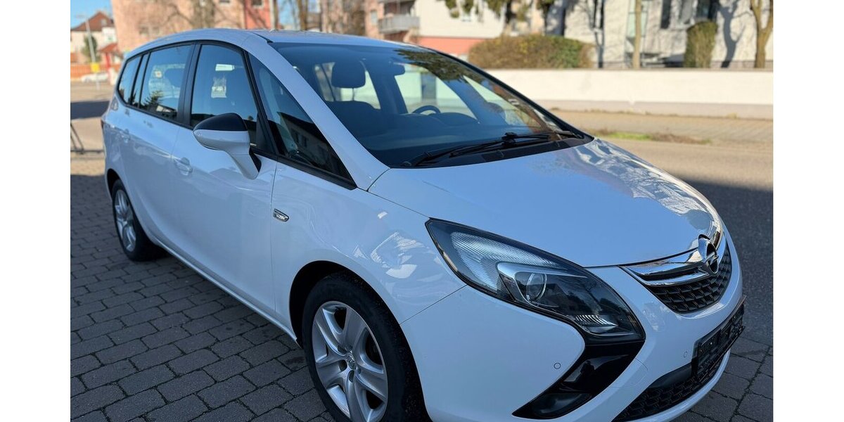 Opel Zafira Tourer Business Edition Navi 1. Hand 114.000 km 9.490 &euro; Neckarsulm 74172