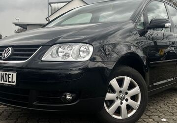 VW Touran 277.000 km 4.999 &euro; Forst 76694