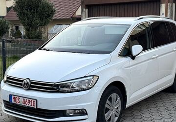 VW Touran 174.300 km 14.590 &euro; Haßmersheim 74855