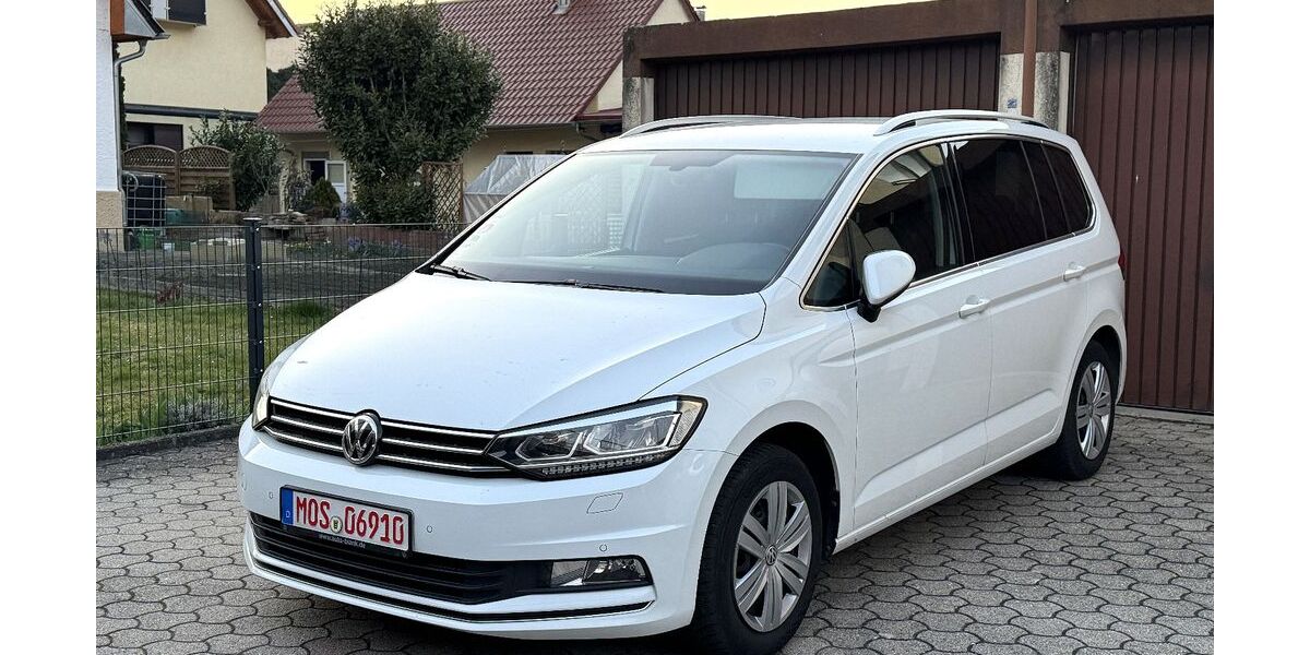 VW Touran 174.300 km 14.590 &euro; Haßmersheim 74855