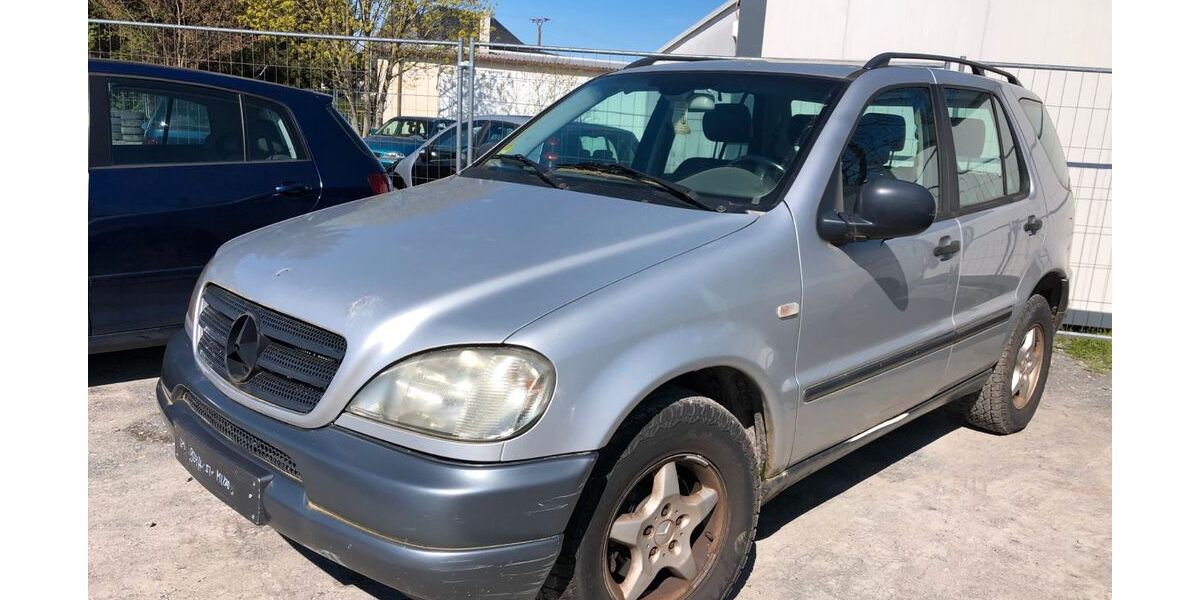 Mercedes-Benz ML 270 240.245 km 1.988 &euro; Wiesloch 69168