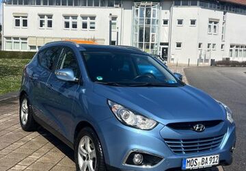 Hyundai ix35 161.000 km 8.999 &euro; Massenbachhausen 74252