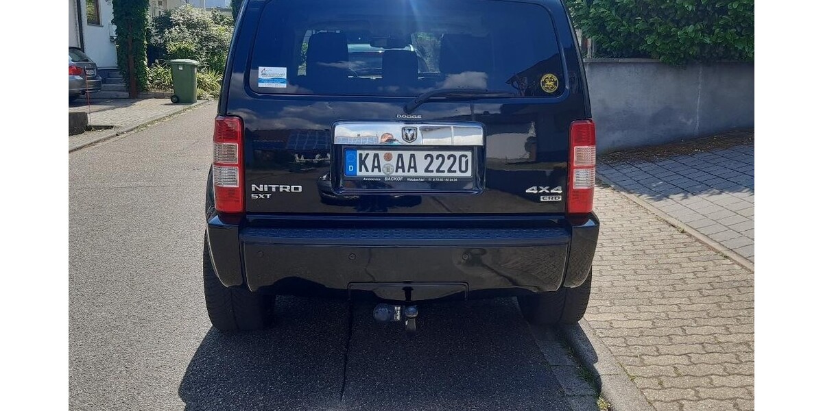 Dodge Nitro 206.000 km 8.200 &euro; Walzbachtal 75045