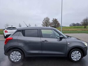 Suzuki Swift 1.2 Dualjet Hybrid Club AHK M+S 70.345 km 11.450 &euro; Obrigheim-Asbach 74847