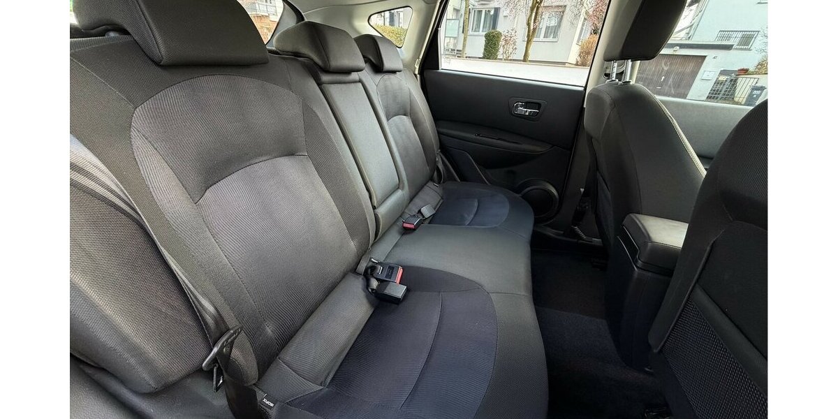 Nissan Qashqai Acenta 4X4 1. Hand AHK 100.000 km 7.990 &euro; Neckarsulm 74172