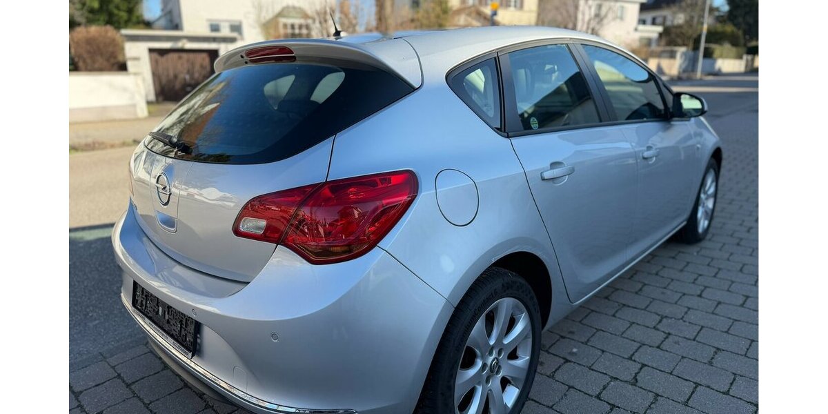 Opel Astra J 1.4 Lim. Edition SHZ PDC 100.000 km 5.990 &euro; Neckarsulm 74172