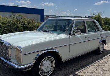 Mercedes-Benz 240 104.268 km 15.900 &euro; Eppingen 75031