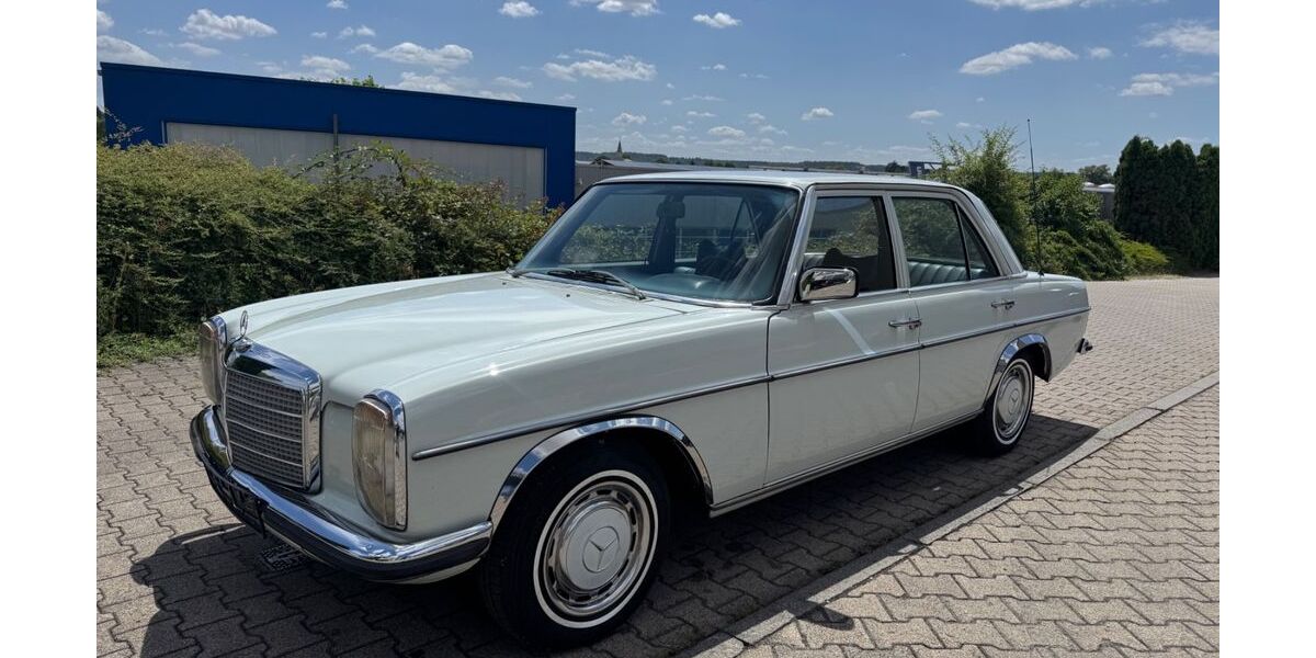 Mercedes-Benz 240 104.268 km 15.900 &euro; Eppingen 75031